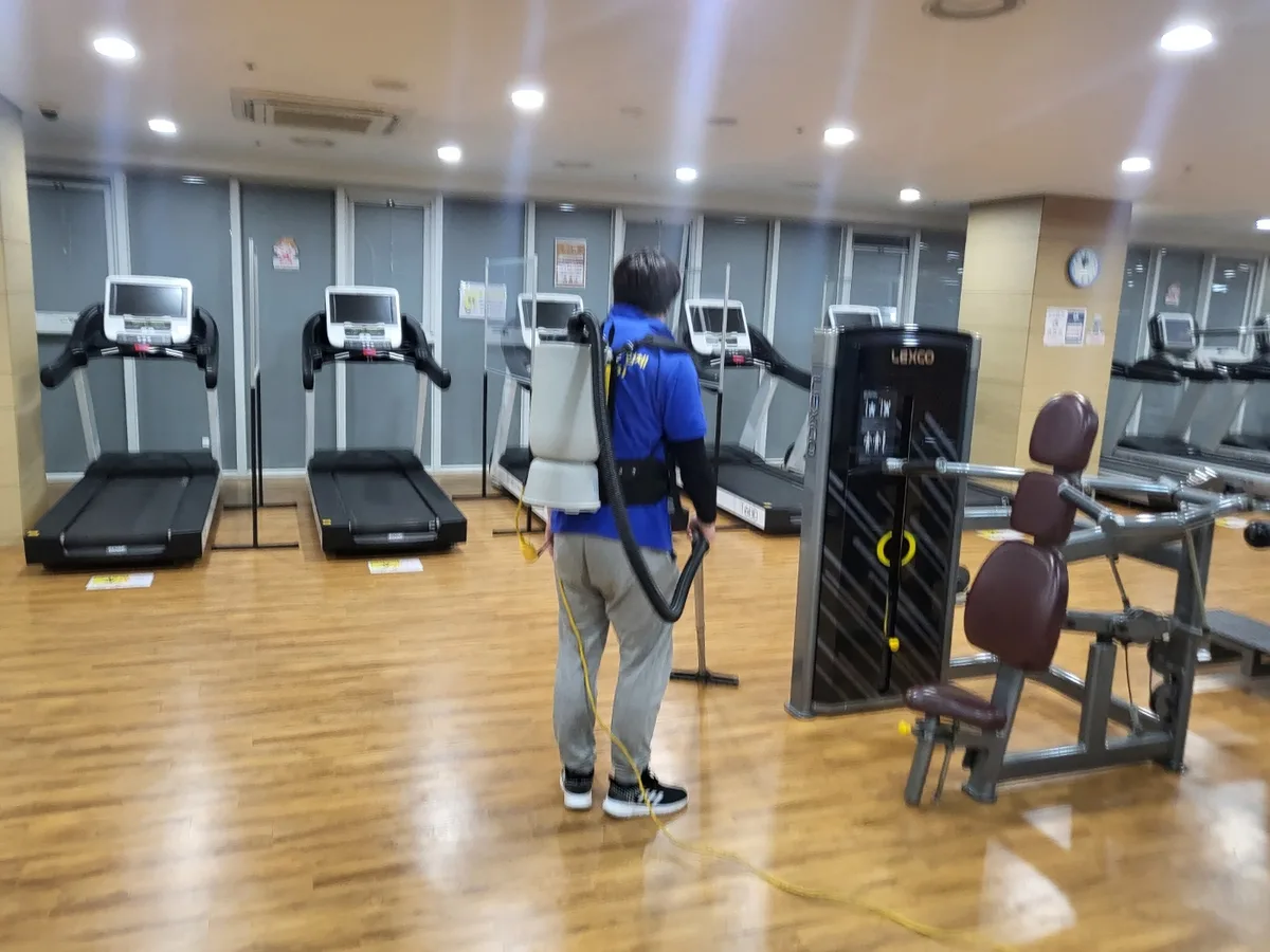 영양군 영양읍 헬스장 샤워실 장비 주변 정밀 위생청소 사례 - 행진크린